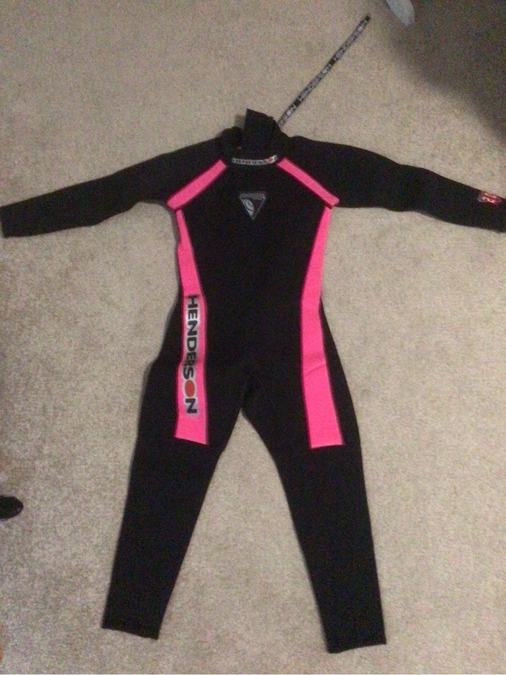 HENDERSON KIDS NEOPRENE WETSUIT BLACK & PINK- SZ SMALL (4-6 yrs)